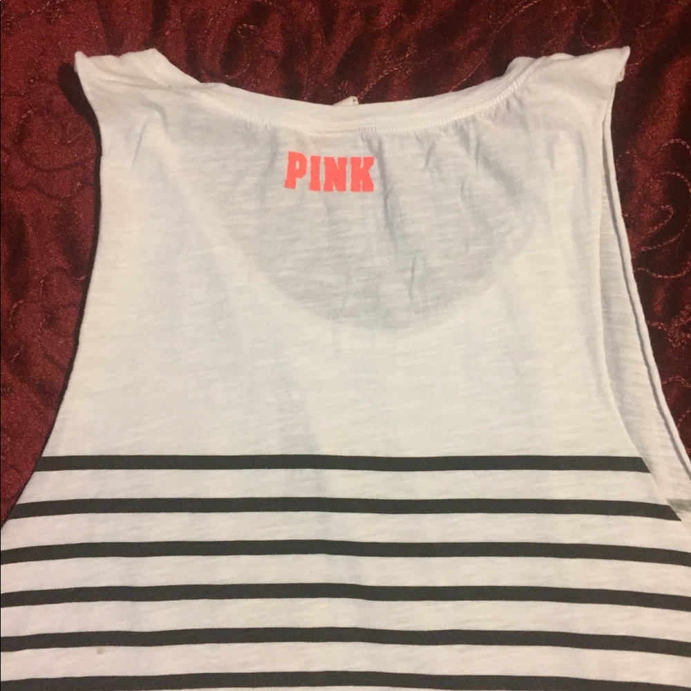 ⭐️ PINK Victoria’s Secret Muscle Tee - Picture 4 of 4